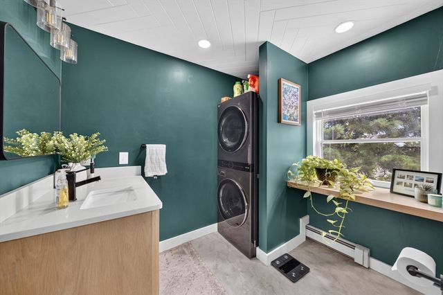 24 Mayflower Drive, Plymouth, MA 02360