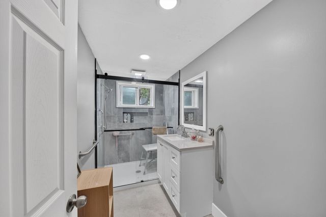 24 Mayflower Drive, Plymouth, MA 02360