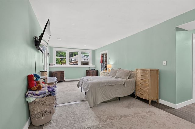 24 Mayflower Drive, Plymouth, MA 02360
