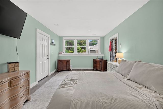 24 Mayflower Drive, Plymouth, MA 02360