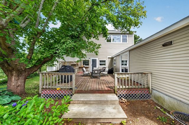 24 Mayflower Drive, Plymouth, MA 02360