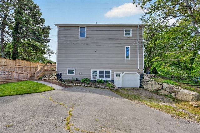 24 Mayflower Drive, Plymouth, MA 02360