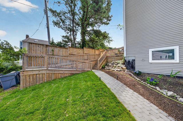 24 Mayflower Drive, Plymouth, MA 02360
