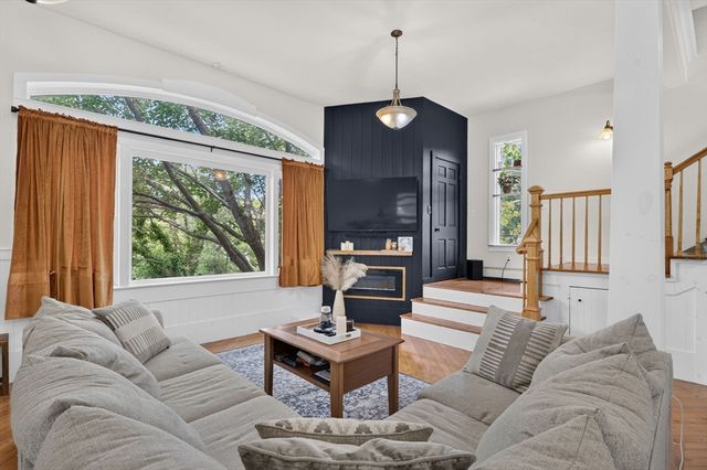 24 Mayflower Drive, Plymouth, MA 02360