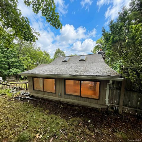 76 Arcadian Trail, Monroe, NY 10950