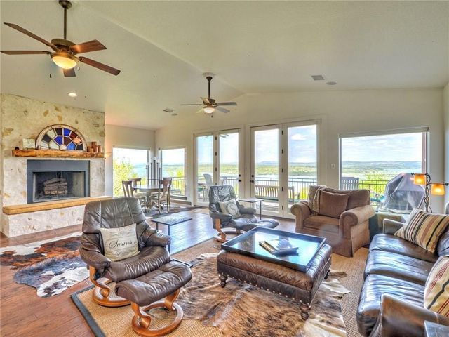 115 Hill LOOP, Spicewood, TX 78669