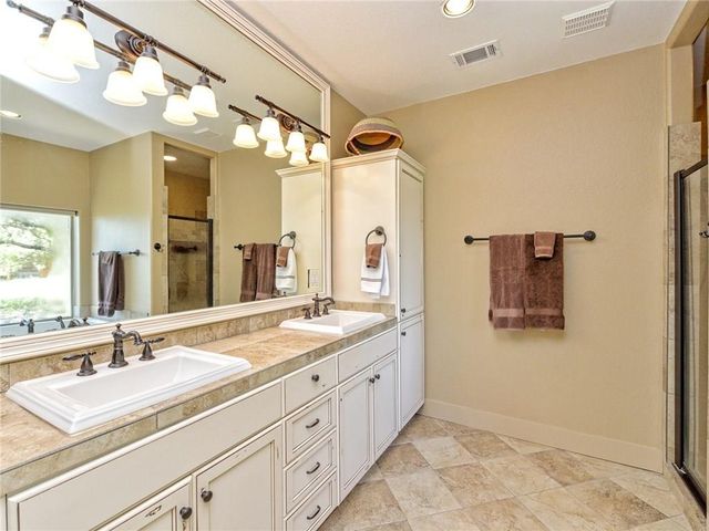 115 Hill LOOP, Spicewood, TX 78669