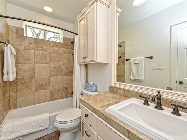 115 Hill LOOP, Spicewood, TX 78669