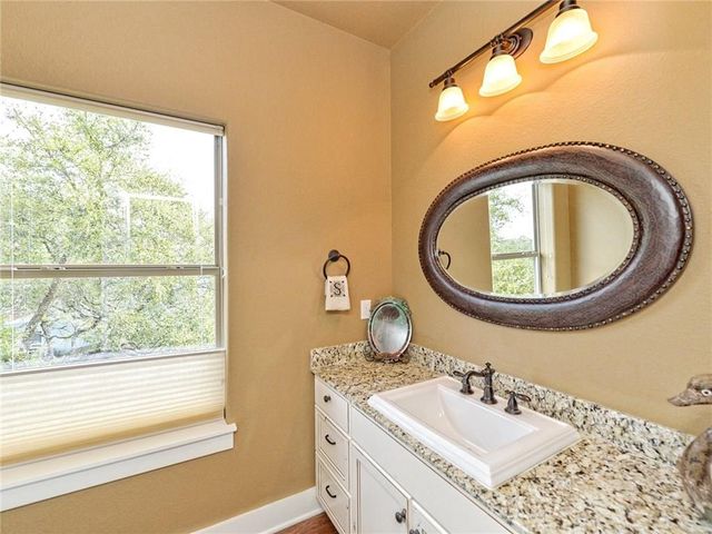 115 Hill LOOP, Spicewood, TX 78669