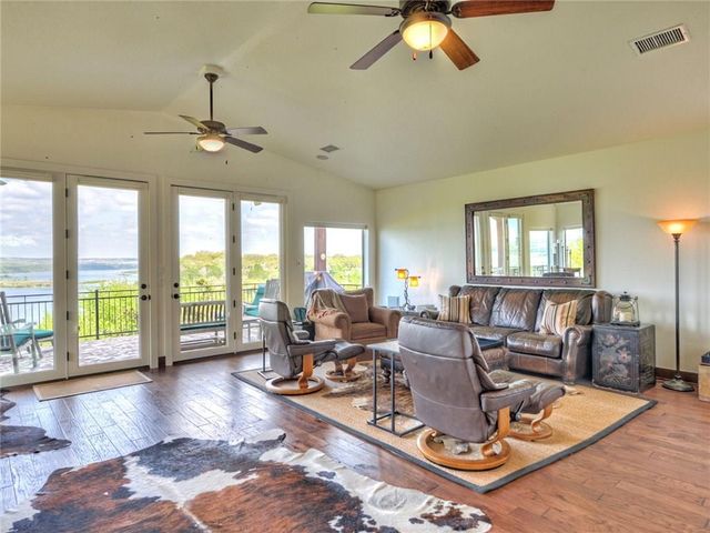 115 Hill LOOP, Spicewood, TX 78669
