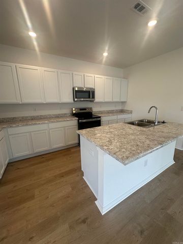 8056 Chesapeake Trail, Bauxite, AR 72011