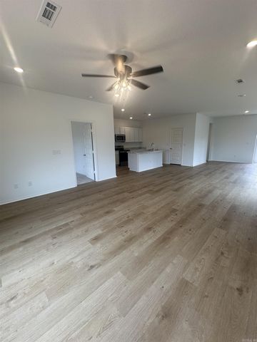 8056 Chesapeake Trail, Bauxite, AR 72011