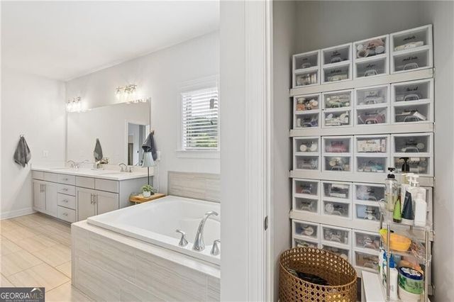 561 Avondale Hills Drive, Decatur, GA 30032