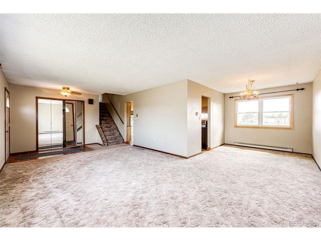 55004 E Bison Dr, Strasburg, CO 80136