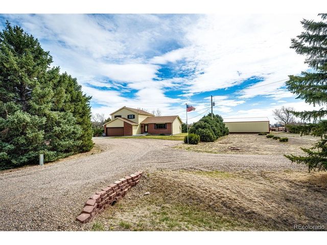 55004 E Bison Dr, Strasburg, CO 80136