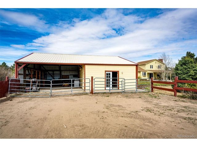 55004 E Bison Dr, Strasburg, CO 80136
