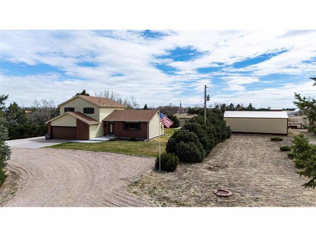 55004 E Bison Dr, Strasburg, CO 80136