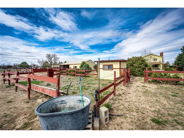 55004 E Bison Dr, Strasburg, CO 80136