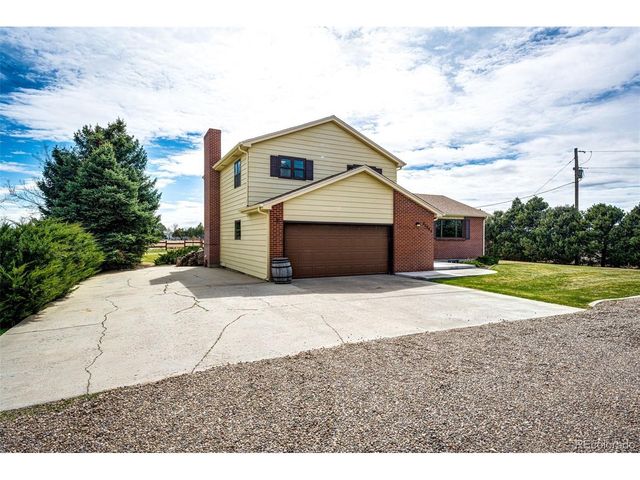 55004 E Bison Dr, Strasburg, CO 80136