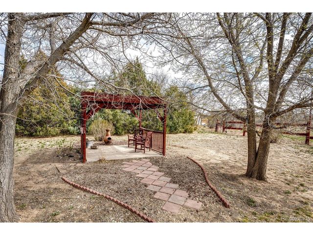 55004 E Bison Dr, Strasburg, CO 80136