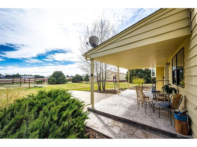 55004 E Bison Dr, Strasburg, CO 80136