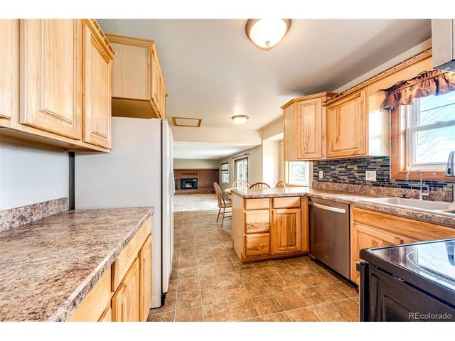 55004 E Bison Dr, Strasburg, CO 80136