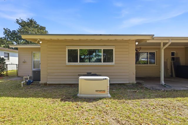 12 SE Waynel Circle, Fort Walton Beach, FL 32548