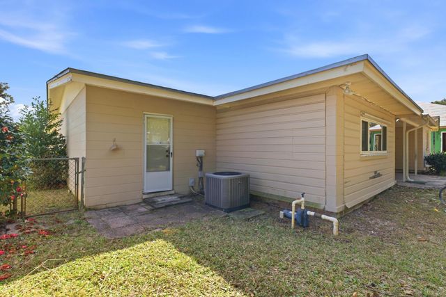 12 SE Waynel Circle, Fort Walton Beach, FL 32548