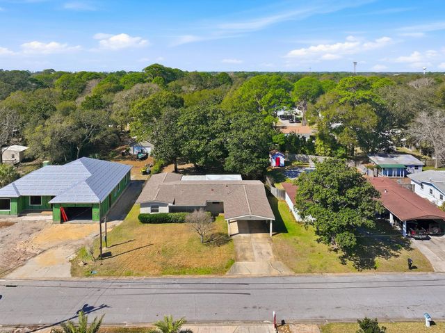 12 SE Waynel Circle, Fort Walton Beach, FL 32548