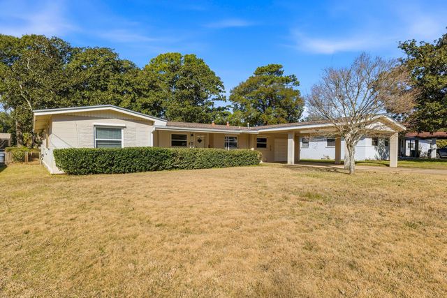 12 SE Waynel Circle, Fort Walton Beach, FL 32548