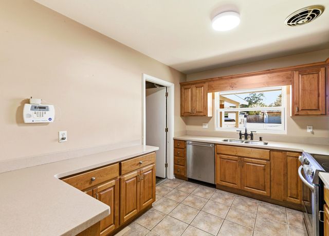 12 SE Waynel Circle, Fort Walton Beach, FL 32548