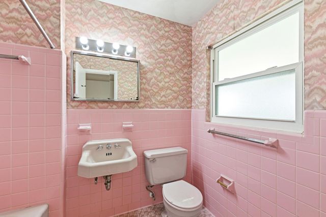 12 SE Waynel Circle, Fort Walton Beach, FL 32548