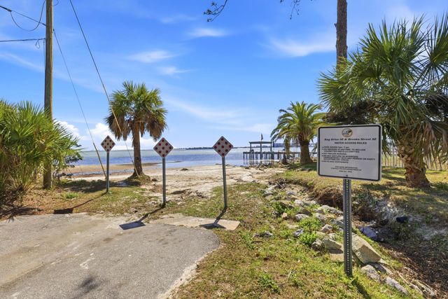 12 SE Waynel Circle, Fort Walton Beach, FL 32548