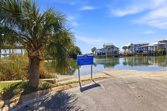 12 SE Waynel Circle, Fort Walton Beach, FL 32548