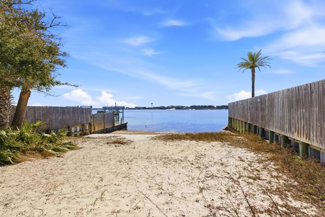 12 SE Waynel Circle, Fort Walton Beach, FL 32548