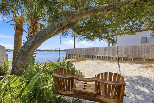 12 SE Waynel Circle, Fort Walton Beach, FL 32548