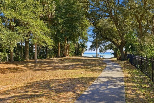 12 SE Waynel Circle, Fort Walton Beach, FL 32548