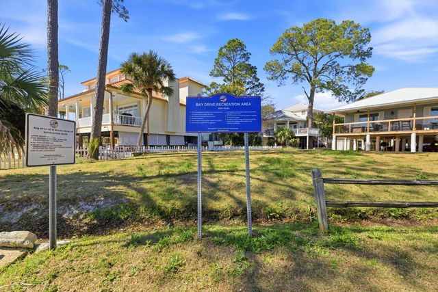 12 SE Waynel Circle, Fort Walton Beach, FL 32548