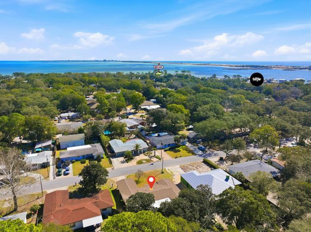 12 SE Waynel Circle, Fort Walton Beach, FL 32548