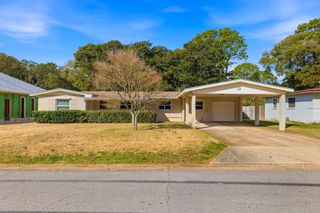 12 SE Waynel Circle, Fort Walton Beach, FL 32548