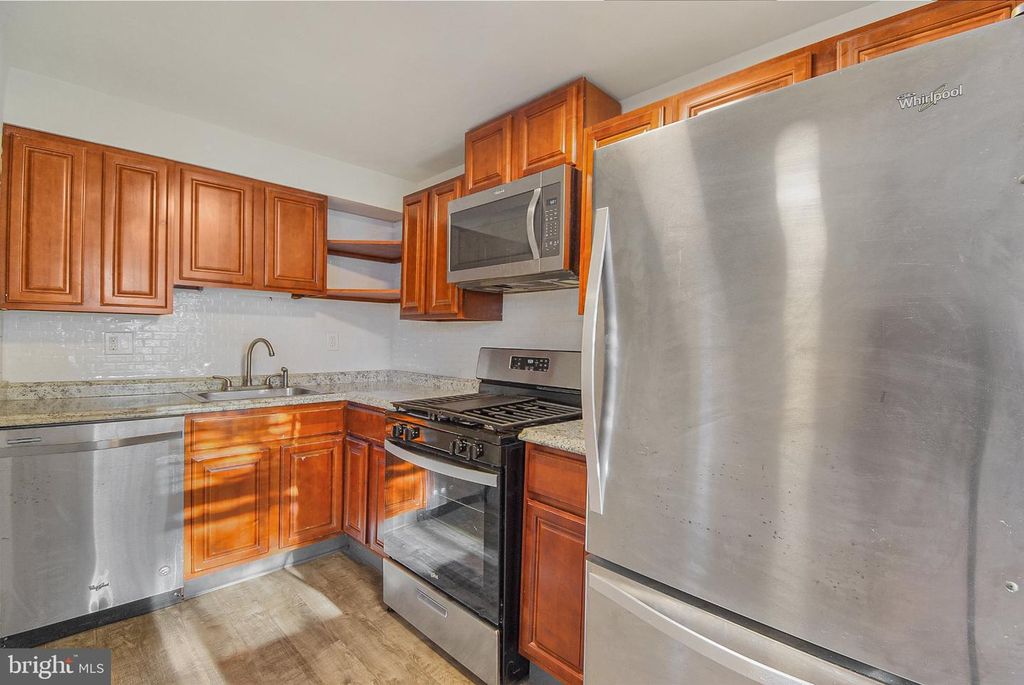 913 MAPLE AVE, GLENOLDEN, PA 19036 — exterior