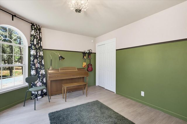 19407 Tiger Tail Rd, Grass Valley, CA 95949