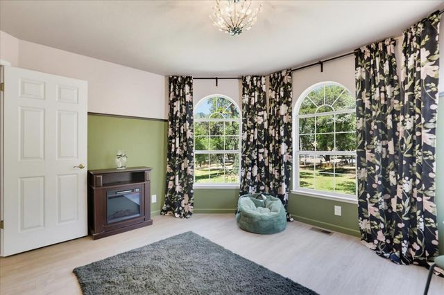 19407 Tiger Tail Rd, Grass Valley, CA 95949