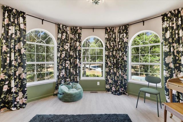 19407 Tiger Tail Rd, Grass Valley, CA 95949