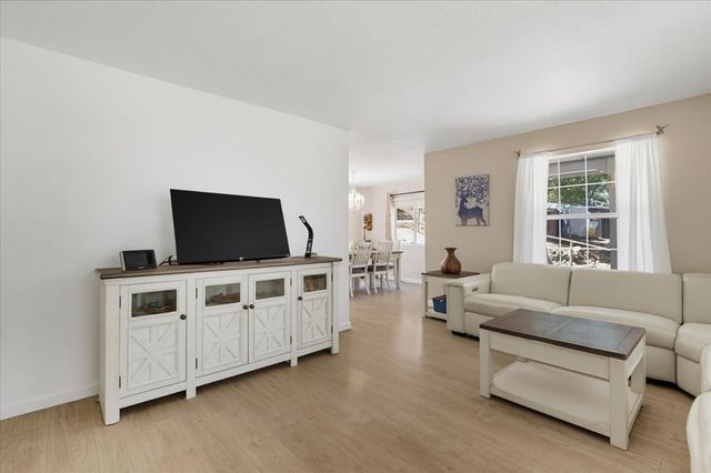19407 Tiger Tail Rd, Grass Valley, CA 95949