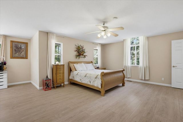 19407 Tiger Tail Rd, Grass Valley, CA 95949
