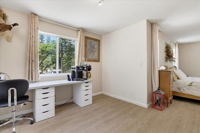 19407 Tiger Tail Rd, Grass Valley, CA 95949