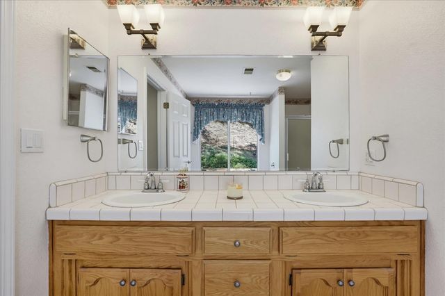 19407 Tiger Tail Rd, Grass Valley, CA 95949