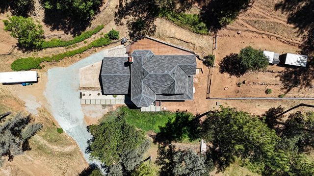 19407 Tiger Tail Rd, Grass Valley, CA 95949