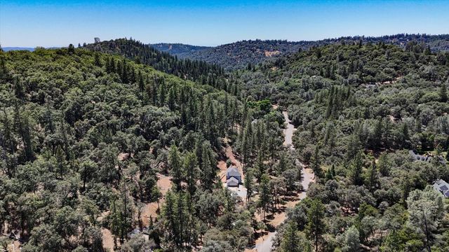 19407 Tiger Tail Rd, Grass Valley, CA 95949